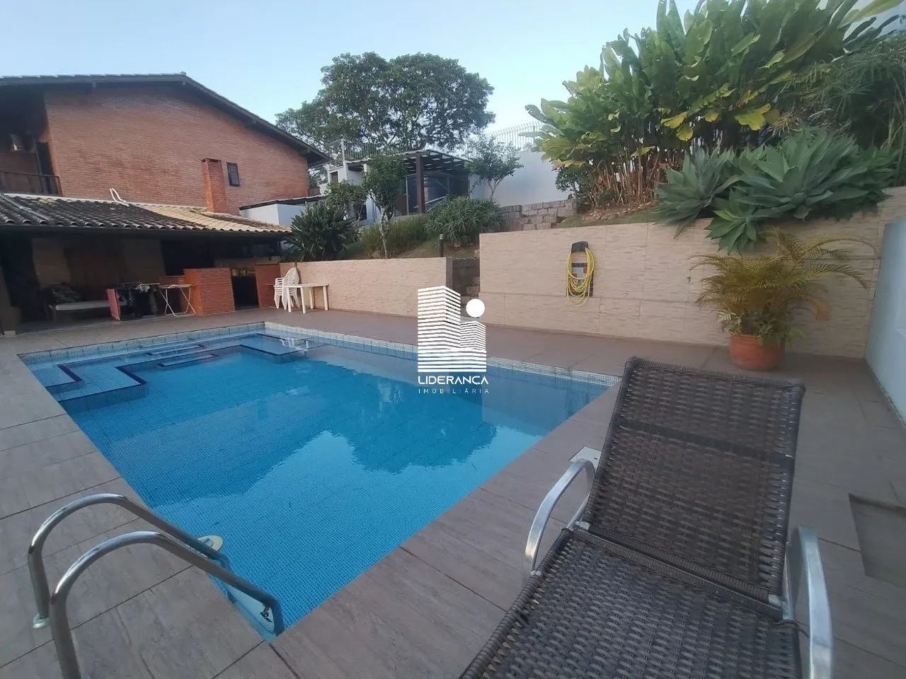 Furnished 15 m² studio with 1 bedroom and 1 bathroom — photo 8