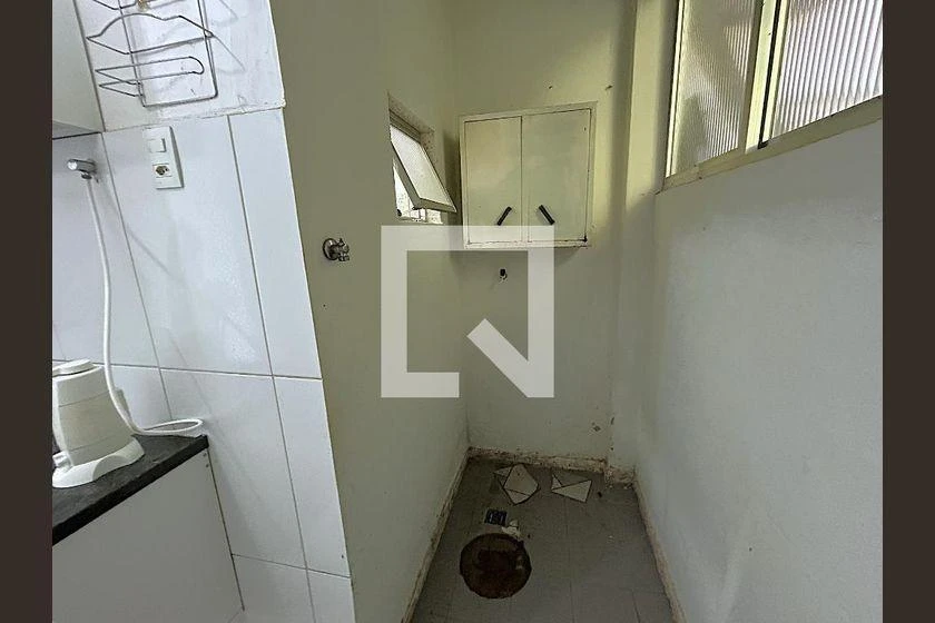 Casa de 40 m² e 1 quarto, Pilares