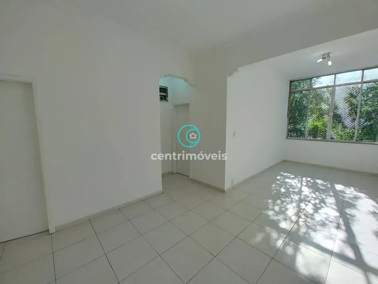 1-bedroom apartment with 2 bathrooms and no parking — photo 2