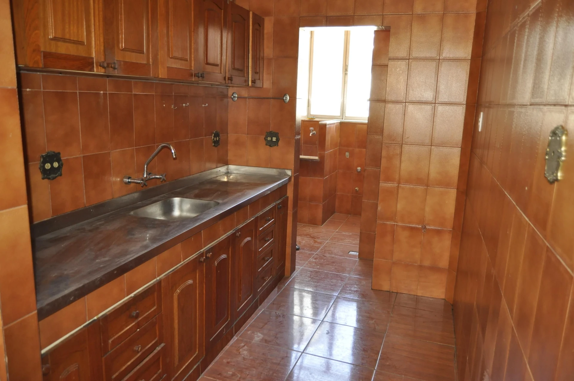 Unfurnished apartment with 2 bedrooms and private garden — photo 5