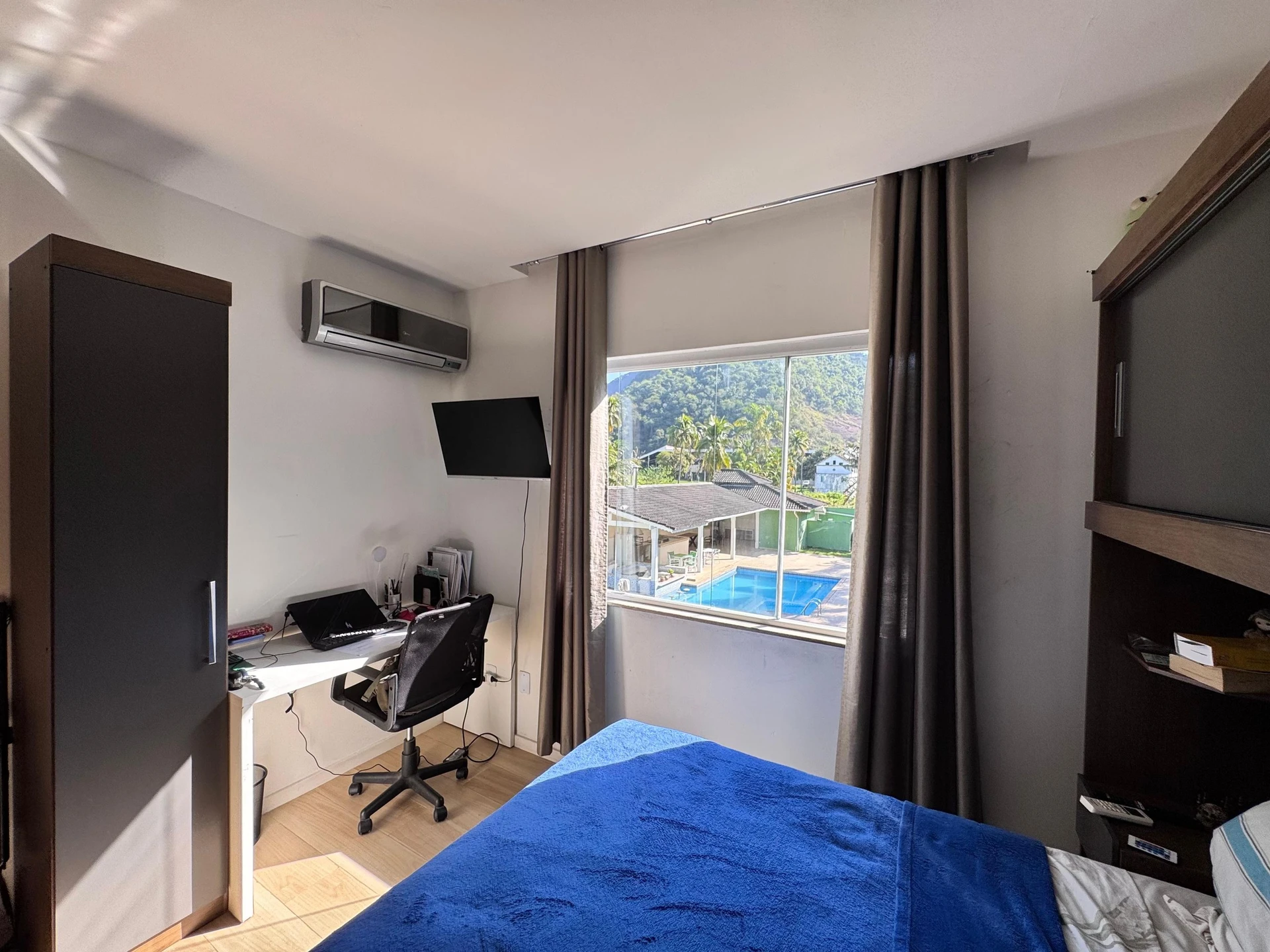 Furnished house with 4 en-suites and 6 bathrooms — photo 29