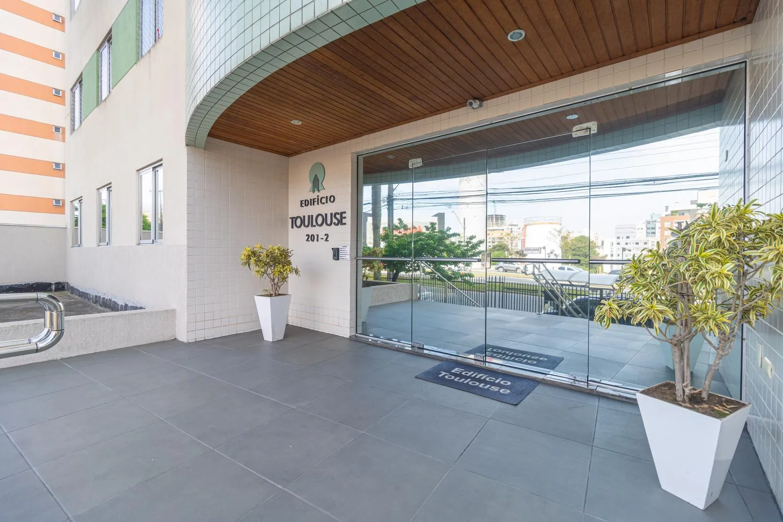 3-bedroom apartment with 2 bathrooms and balcony grill — photo 30