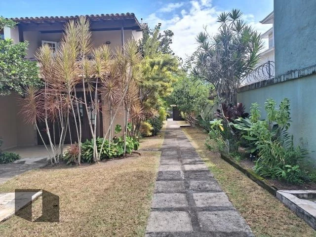 Condominium house with 4 bedrooms and 3 bathrooms — photo 6