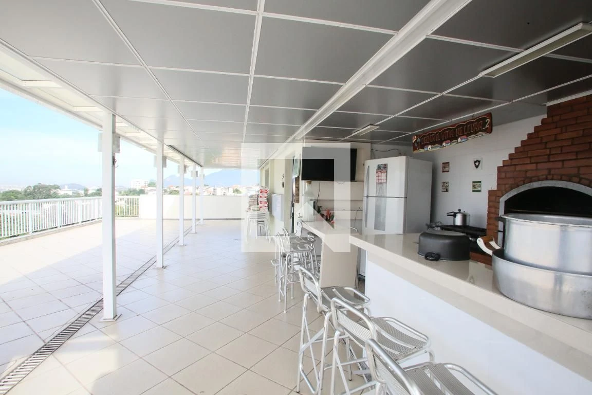 Furnished apartment with 3 bedrooms and a closed kitchen — photo 48