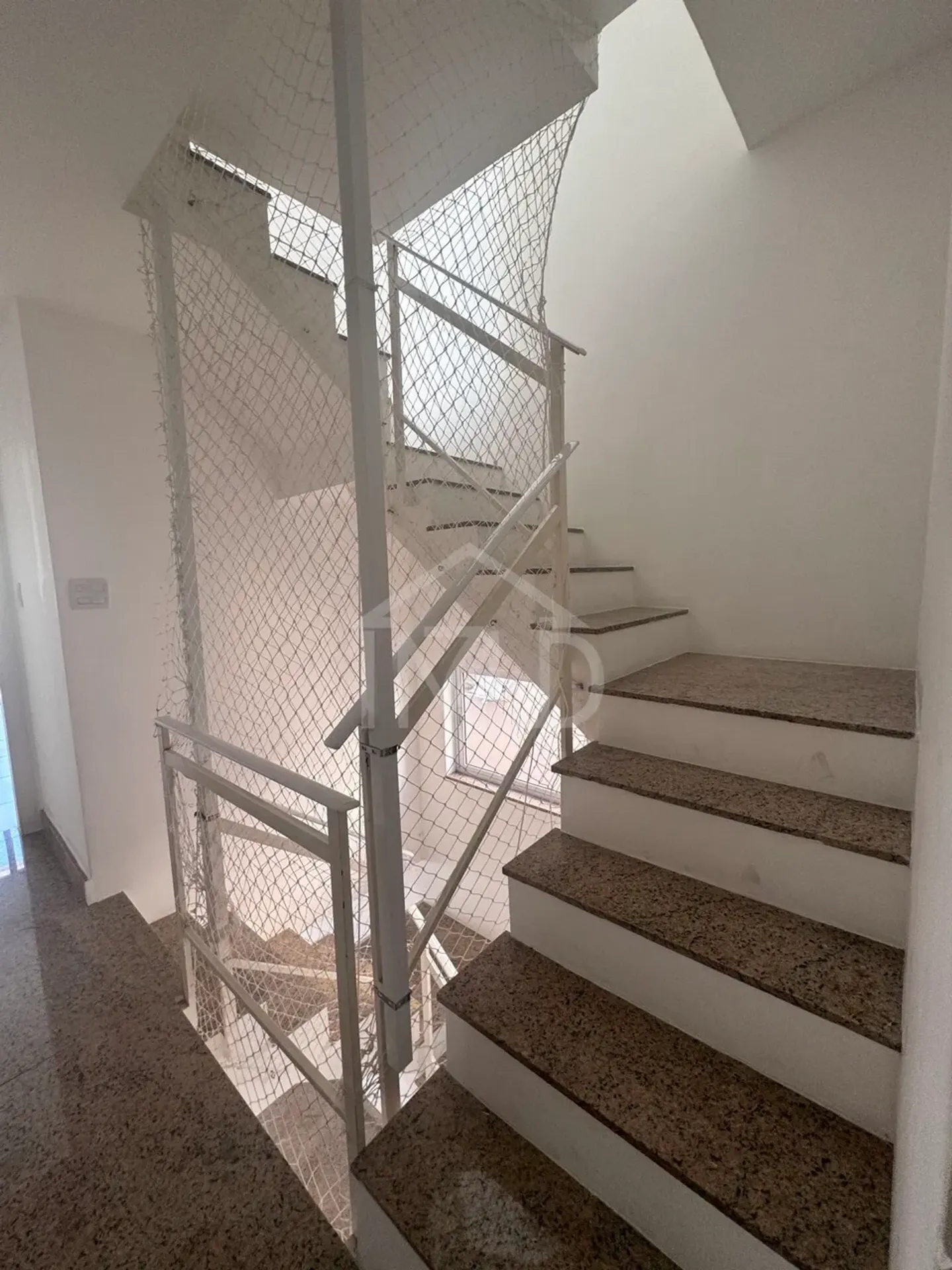 Casa com 4 suítes e 5 banheiros, 320 m² com churrasqueira — photo 36