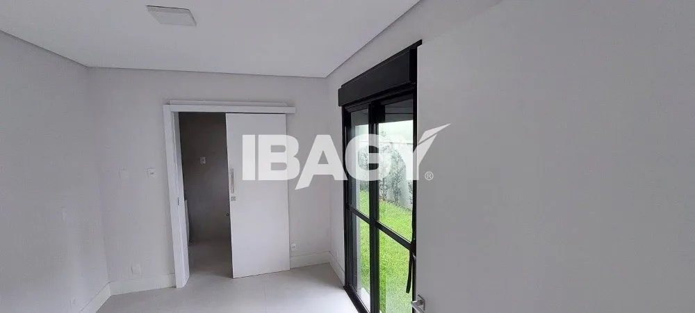 House with 3 en-suite bedrooms and 2 parking spaces — photo 9