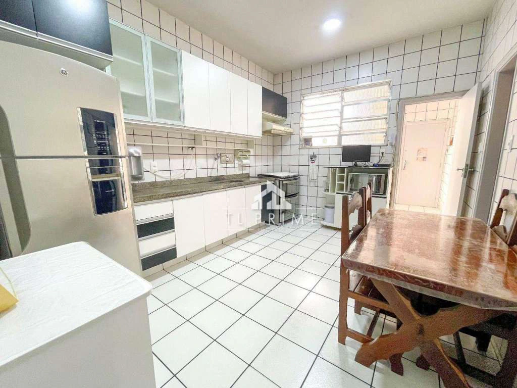 Furnished 3-bedroom apartment with 198 m² floor area — photo 2