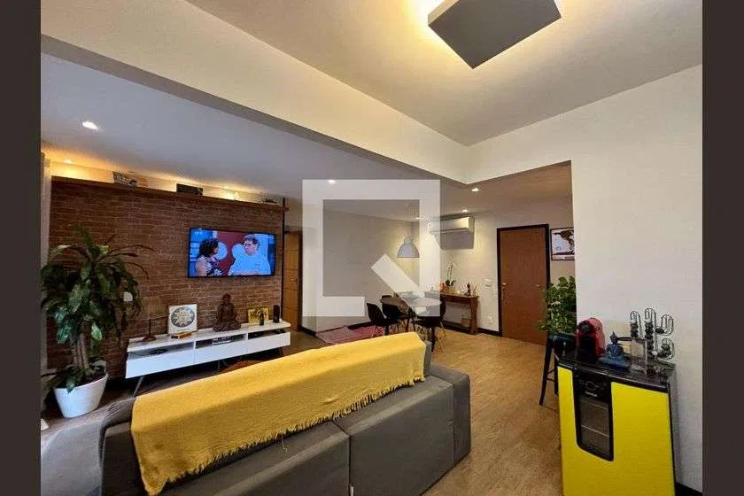 Renovated 2-bedroom apartment with city view, 85 m² — photo 10
