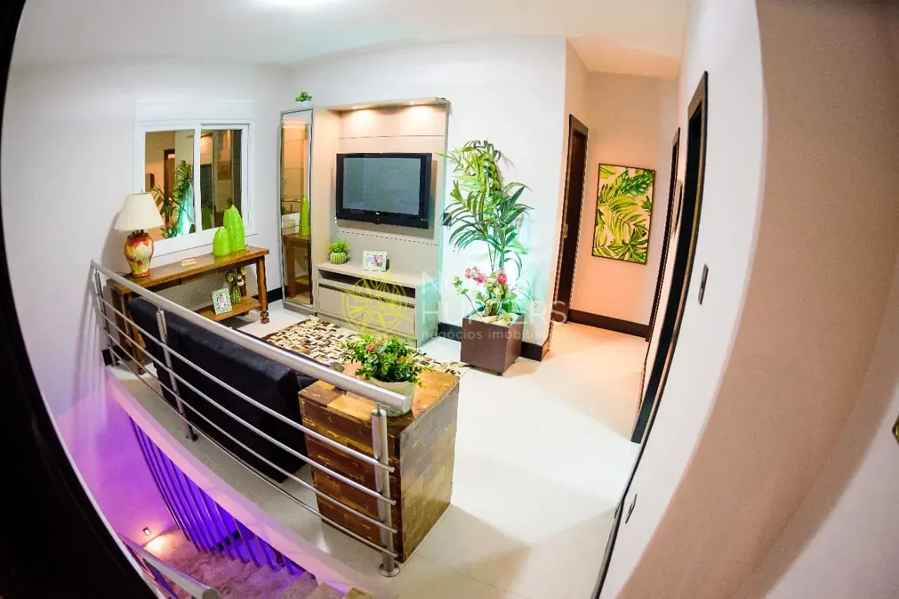 Casa con 5 dormitorios y cocina de concepto abierto — photo 74