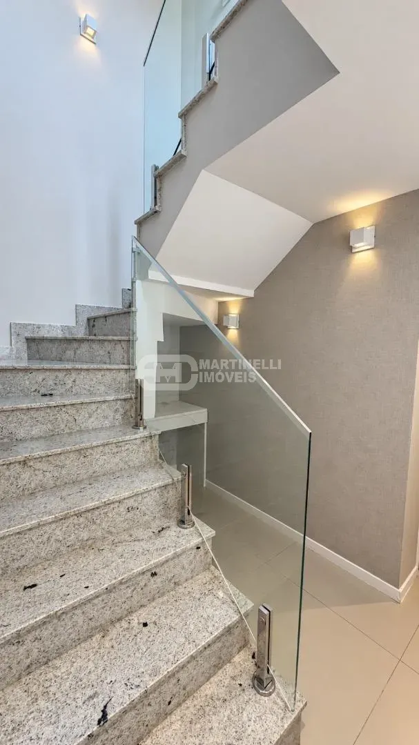 Balcony with a grill in a 3-bedroom apartment, 264 m² — photo 19