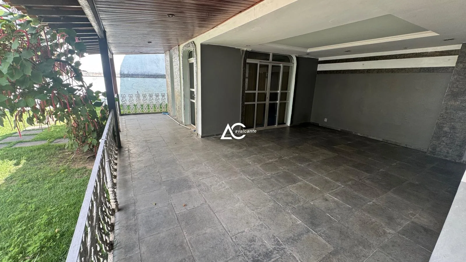 Furnished duplex house with 4 bedrooms and 600 m² — photo 72