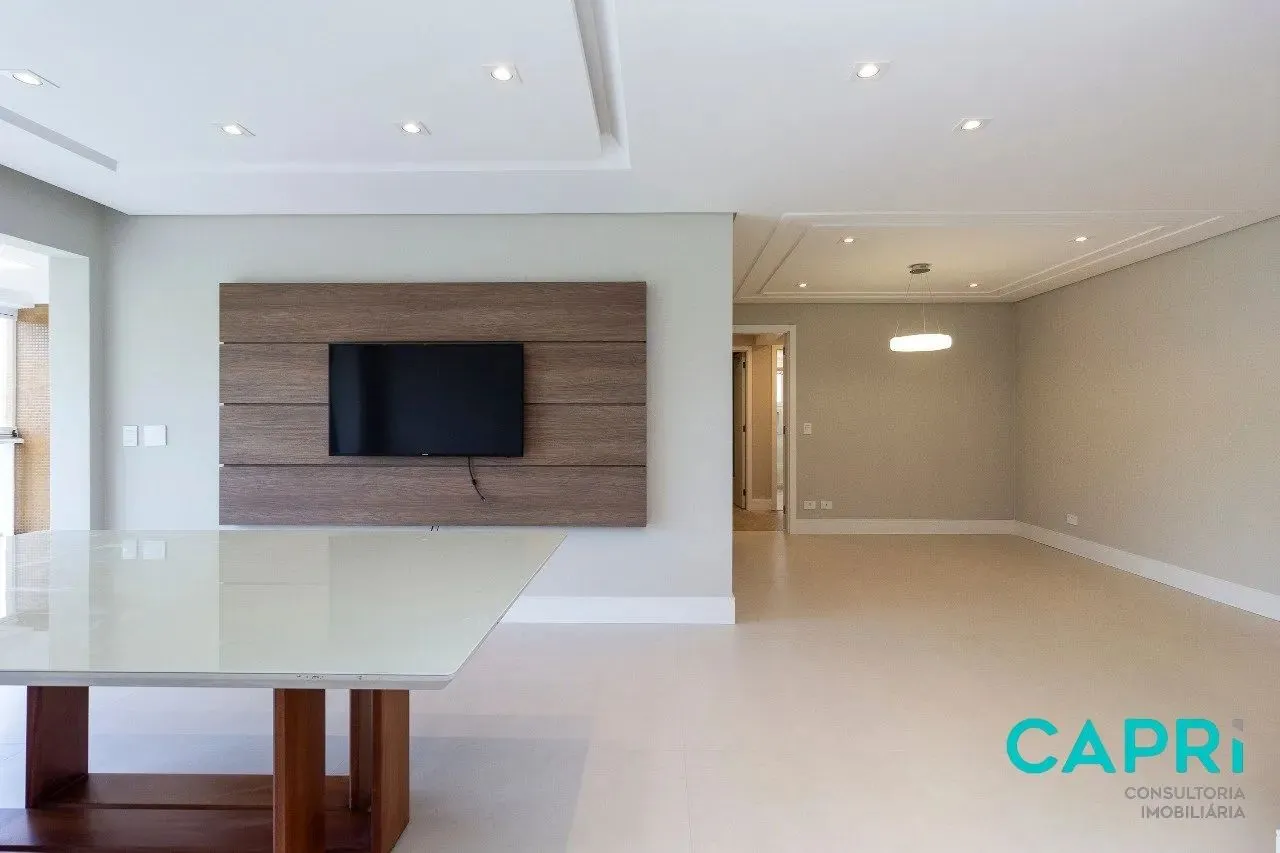 3 en-suite bedrooms with 5 baths and 3 parking spaces — photo 9