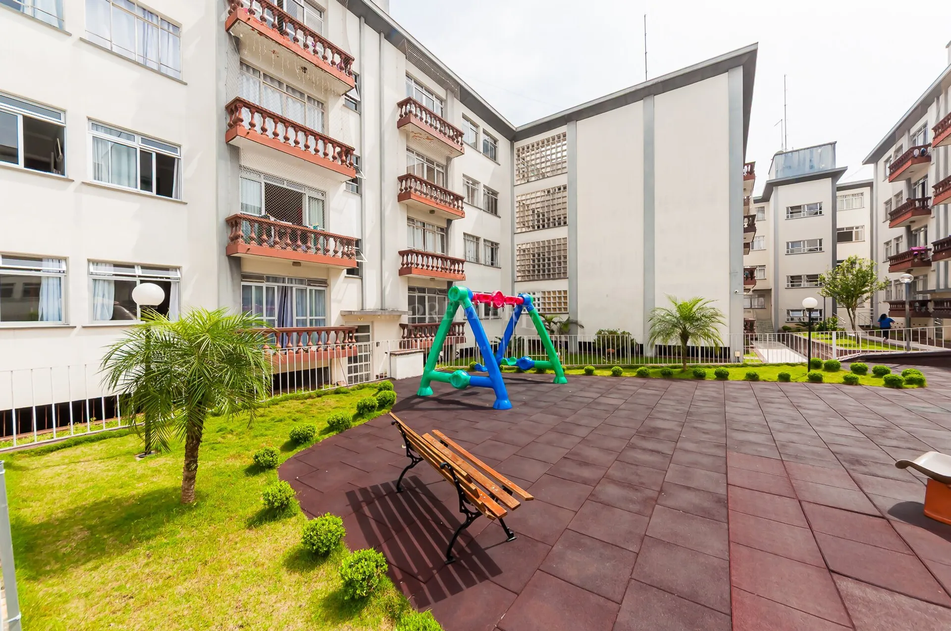 3-bedroom apartment with a washing machine in Curitiba — photo 20