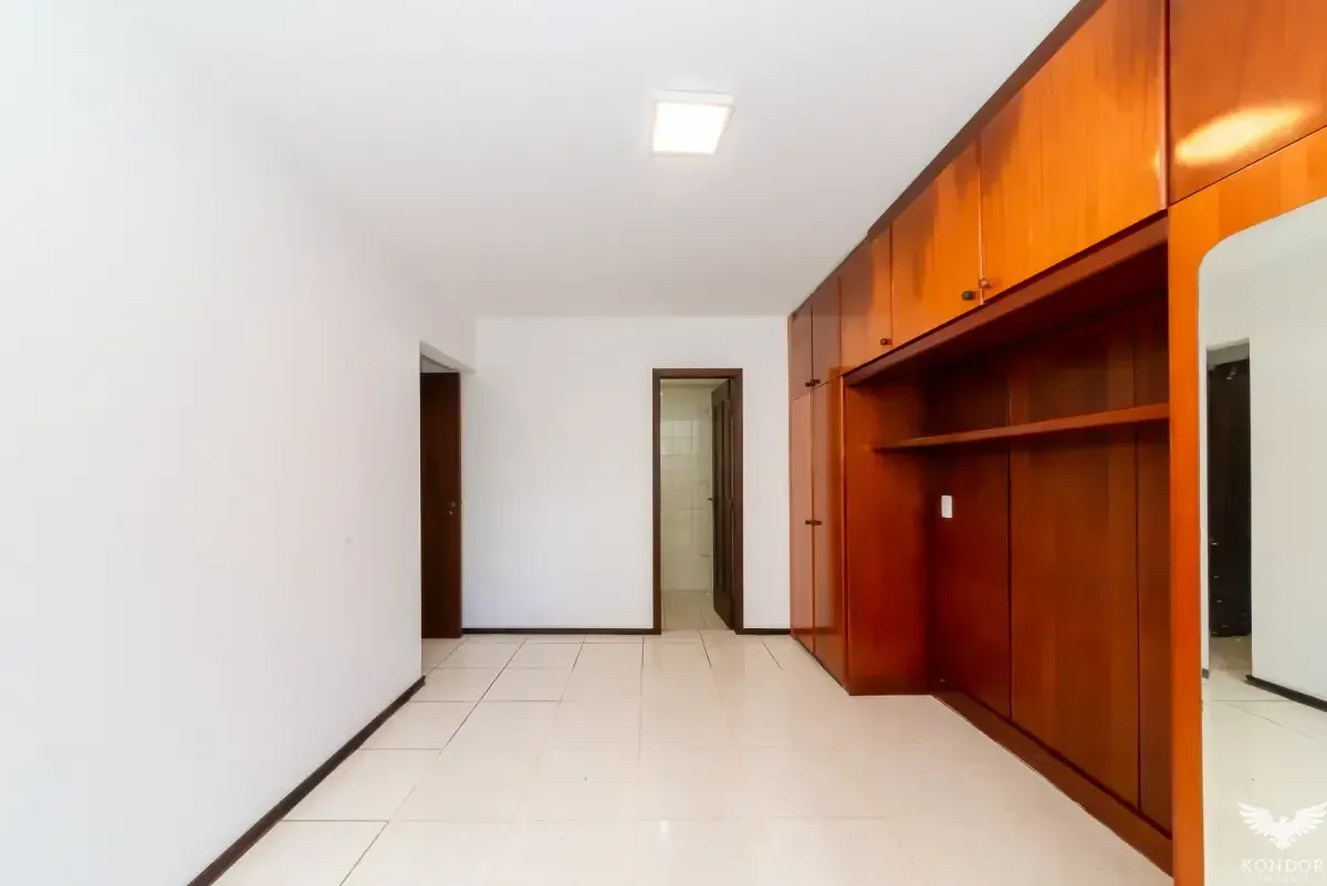 160 m² apartment with 3 bedrooms and 1 en-suite — photo 34