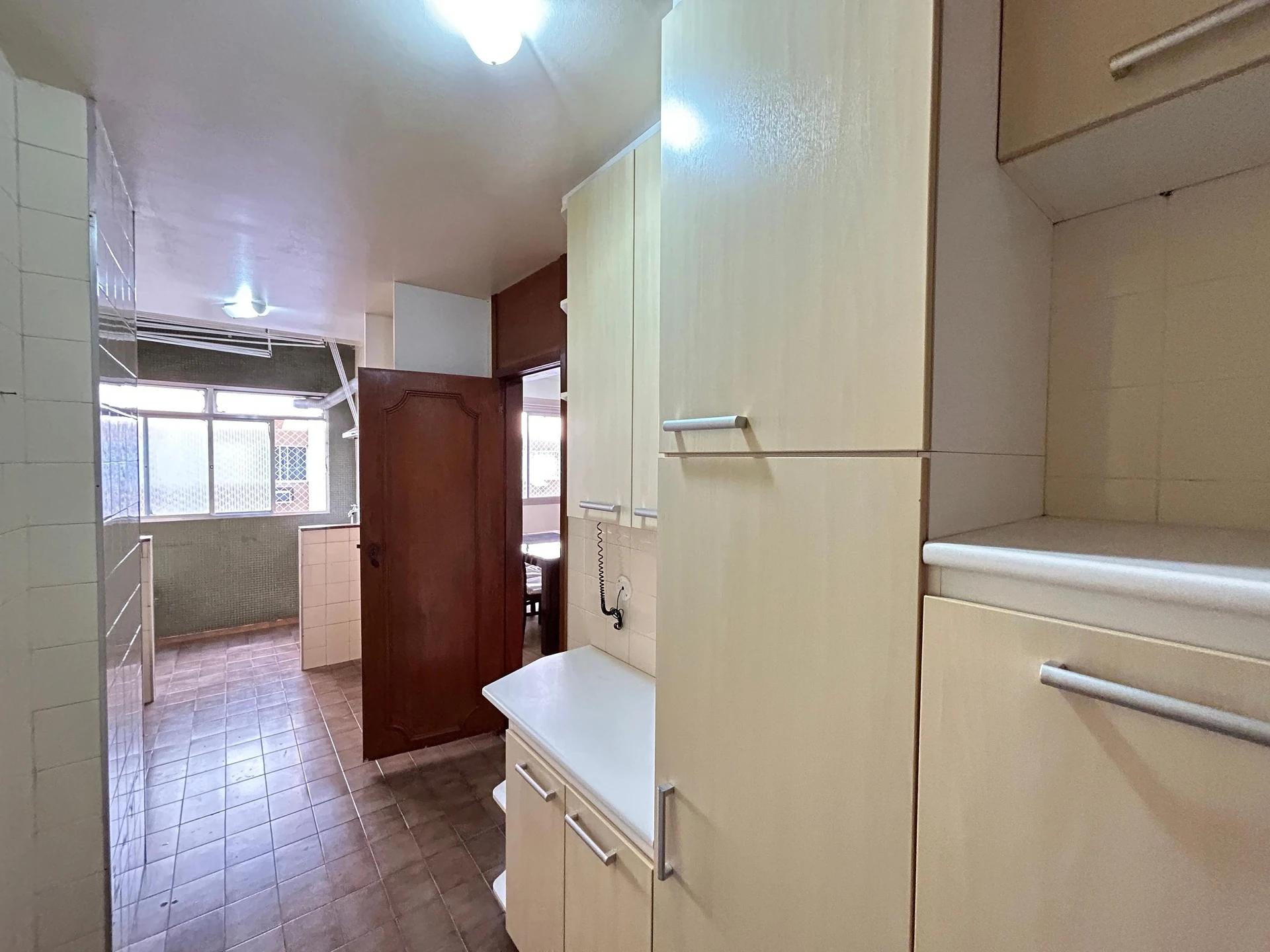 Apartamento com 3 quartos e suíte em bom estado — photo 40