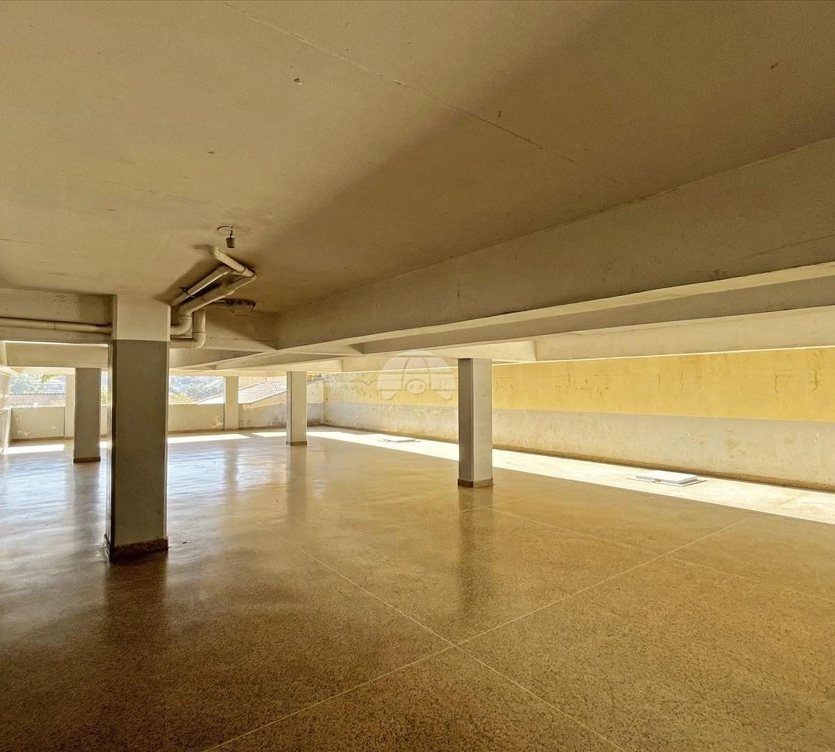 3-bedroom apartment with wood or laminate floors in Curitiba — photo 6