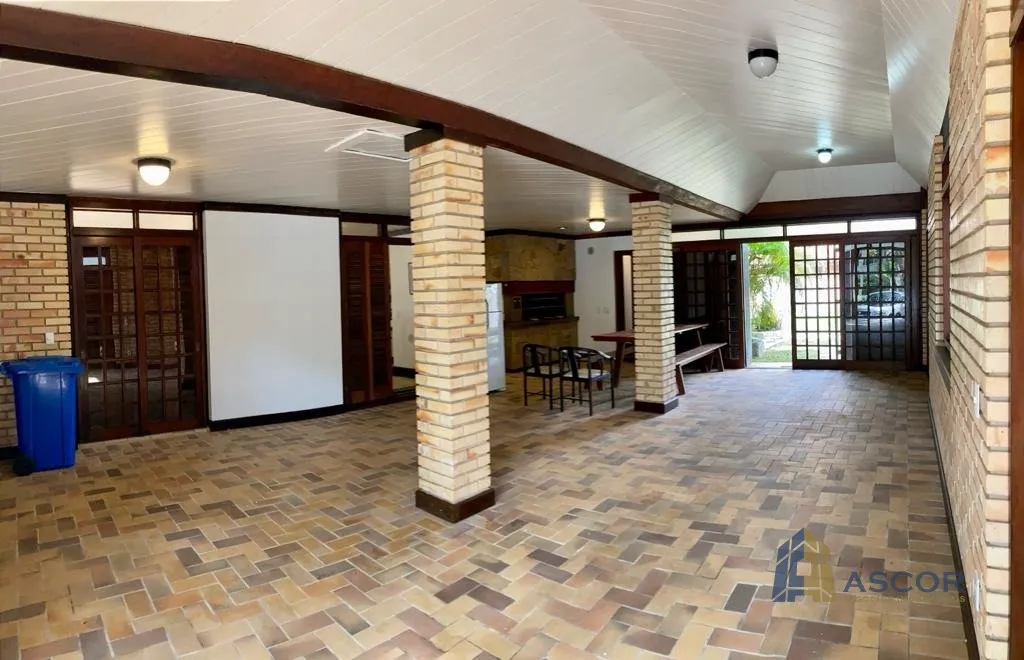 Мебльований будинок: 4 спальні з власними ваннами 600 м² — photo 30