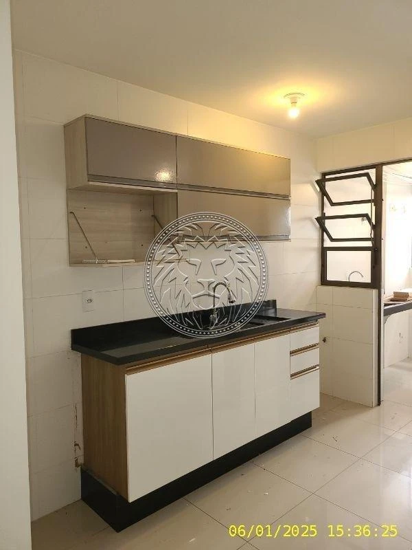 Apartamento sem mobília de 70 m² com varanda e churrasqueira