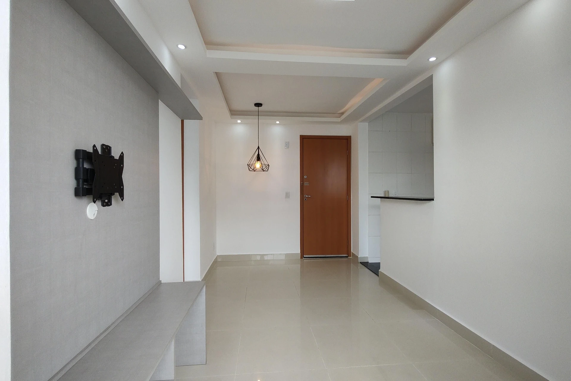 2-bedroom apartment in a building with a gym — photo 20