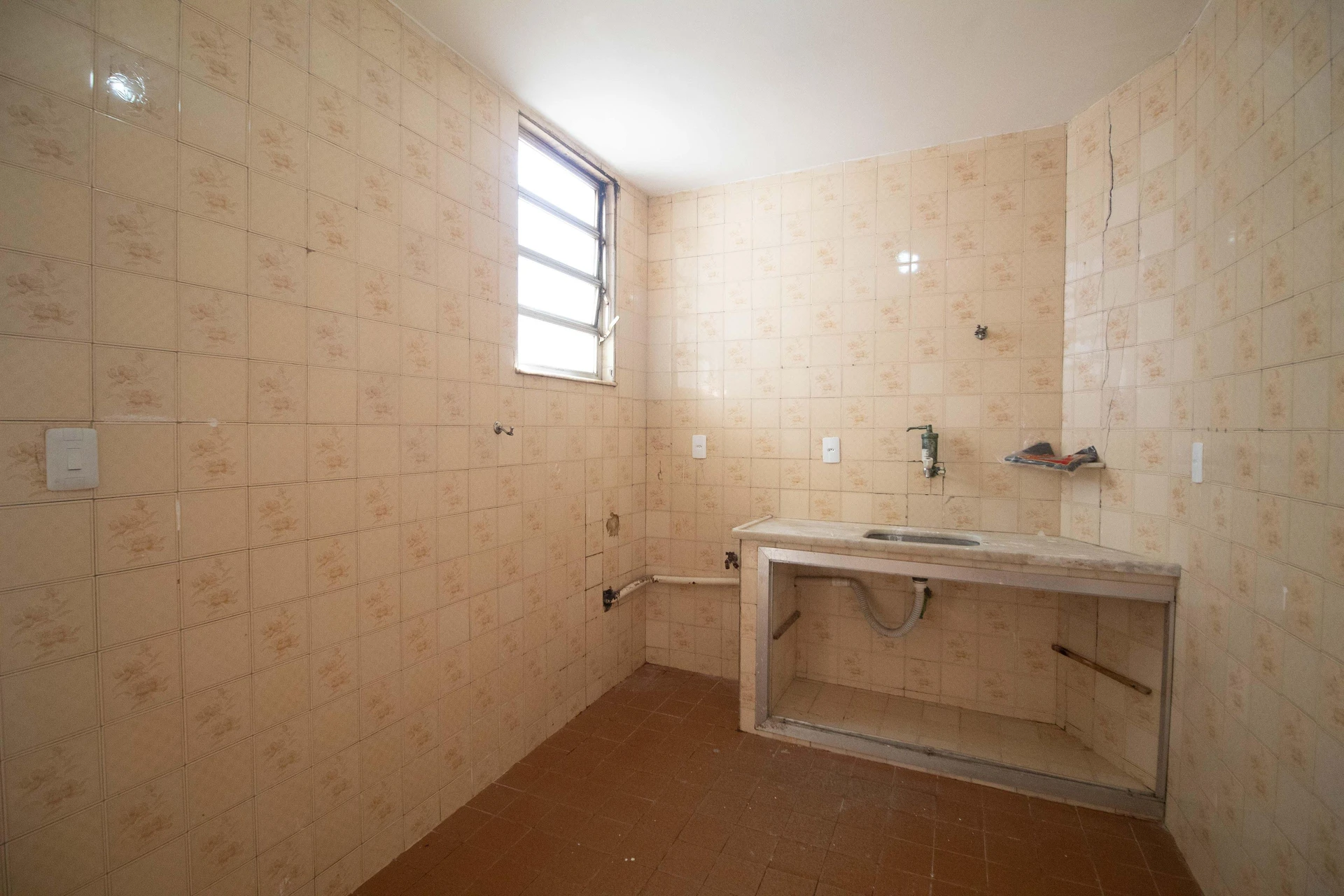 2-bedroom house with 1 bathroom, no parking; pets allowed — photo 9
