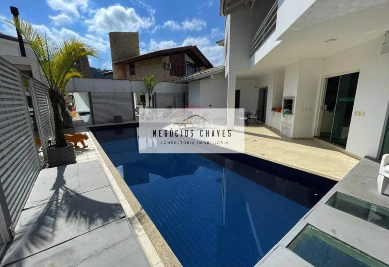 House with 7 bedrooms and a private-use pool — photo 16