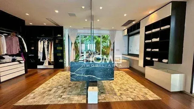 Меблированный дом с 5 спальнями и 700 м² — photo 69