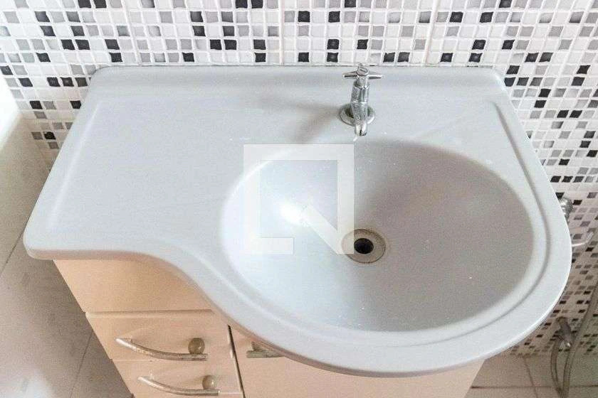 Apartamento de 1 dormitorio con aire acondicionado y ducha de vidrio