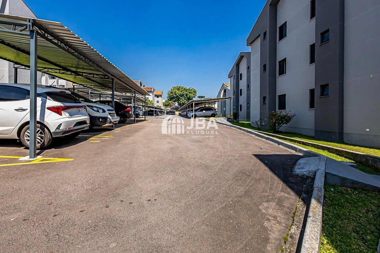 Wood or laminate floors in a 2-bedroom apartment, 68 m² — photo 11