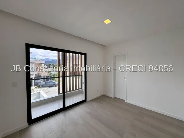 House, 210 m², with a grill on the balcony — photo 11