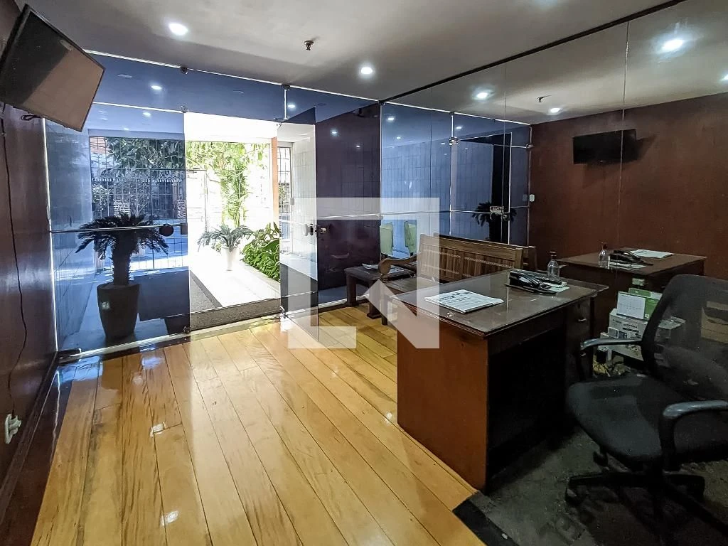3-bedroom apartment with a mountain view in Rio de Janeiro — photo 28