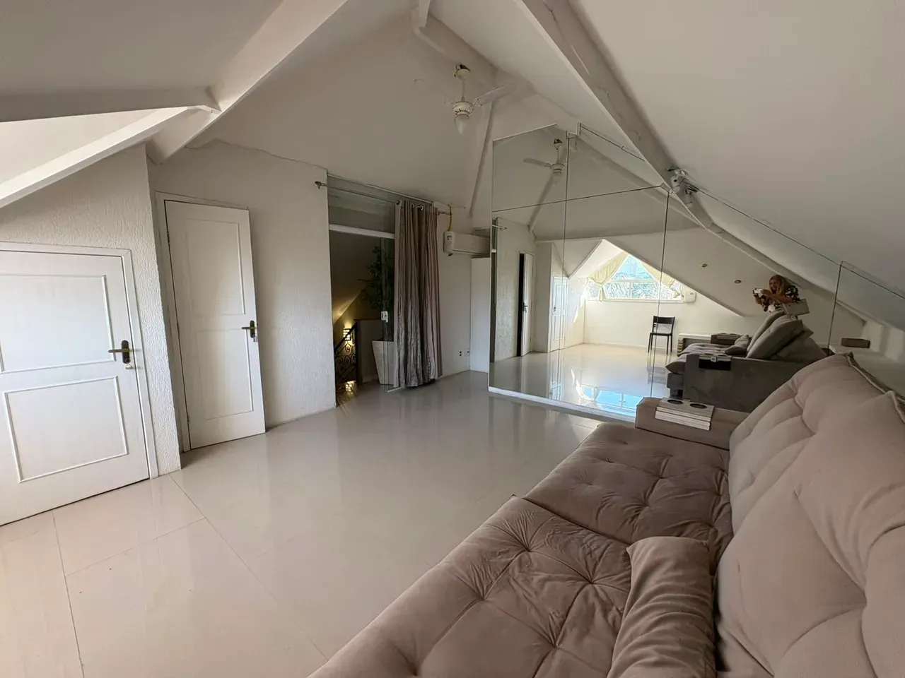 Casa para aluguel com 5 quartos e 5 banheiros, 266 m² — photo 16