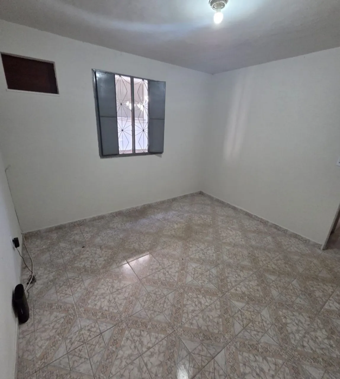 Unfurnished home with 1 parking spot and 1 bedroom — photo 4