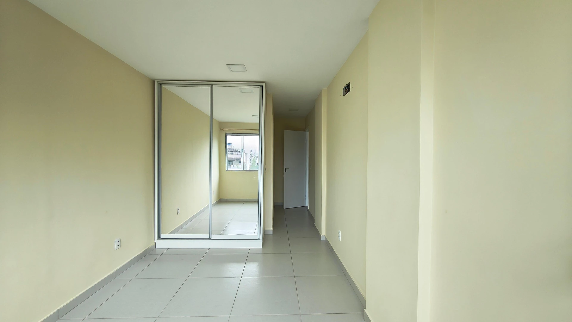 3-bedroom apartment, all with their own bathrooms, 311 m² — photo 33