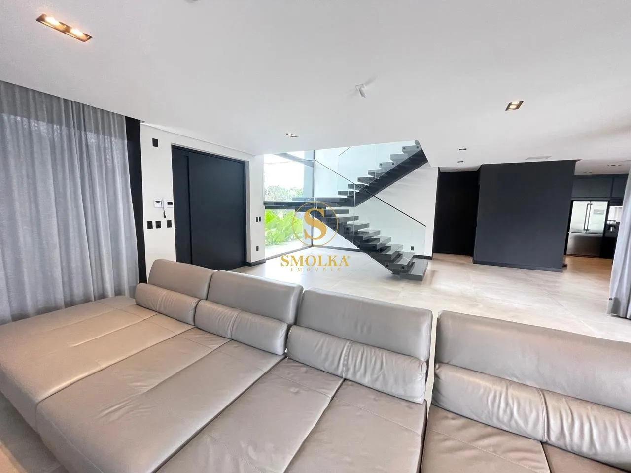 Меблированный дом 645 м² с 5 спальнями и 7 санузлами — photo 32