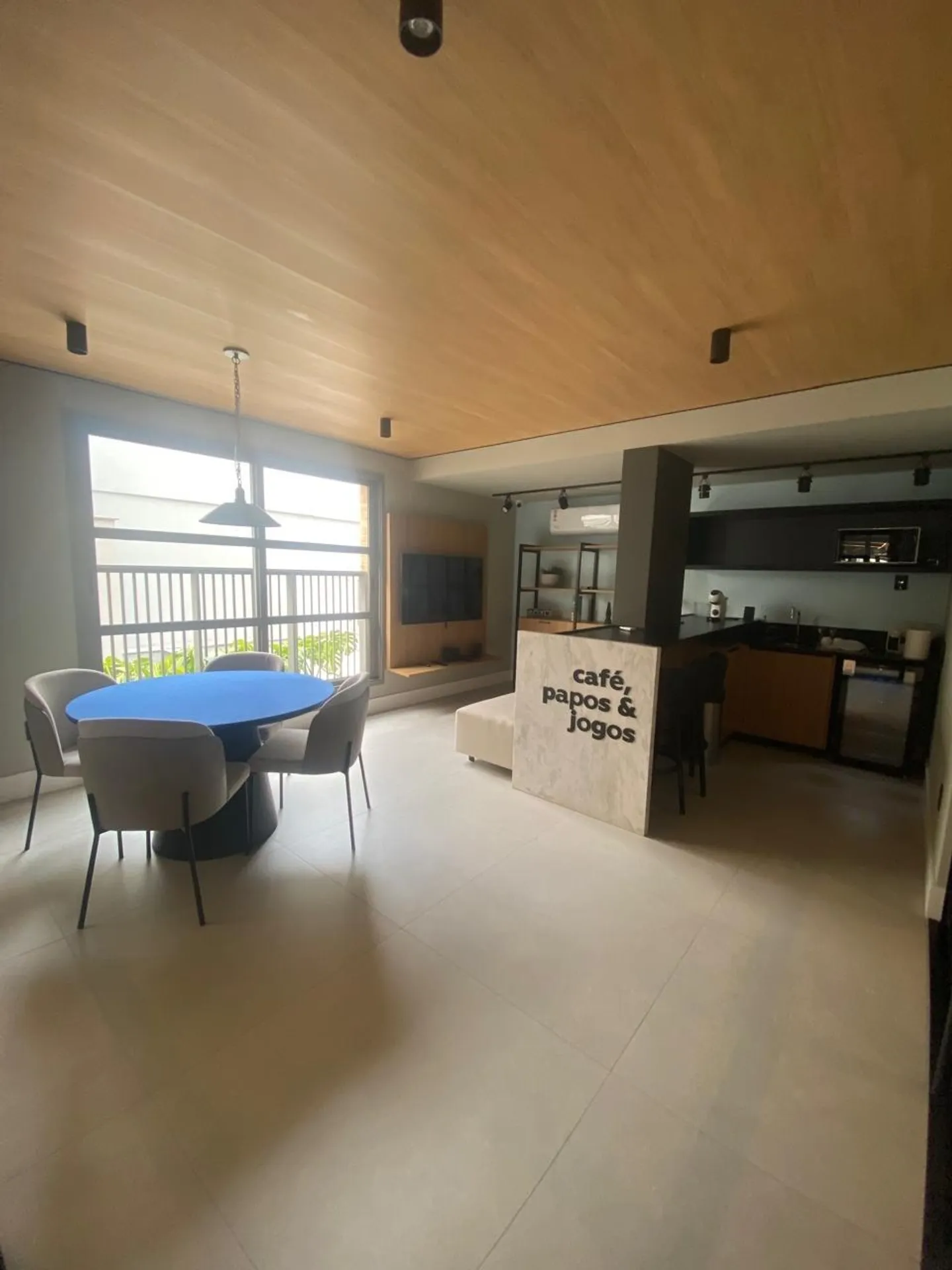 Estudio amueblado de 56 m² con 1 dormitorio y plaza cubierta — photo 42