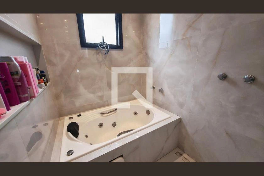 5-bedroom house with a bathtub in Rio de Janeiro — photo 45