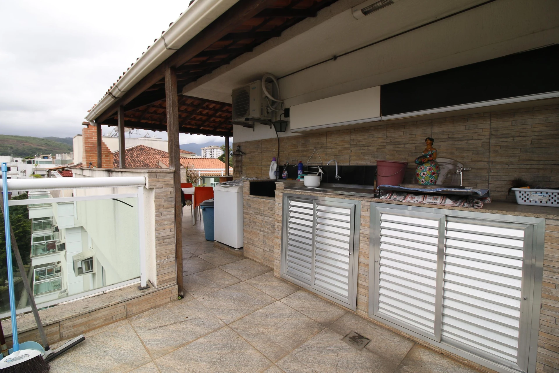 Apartment, 161 m², with a grill on the balcony — photo 43