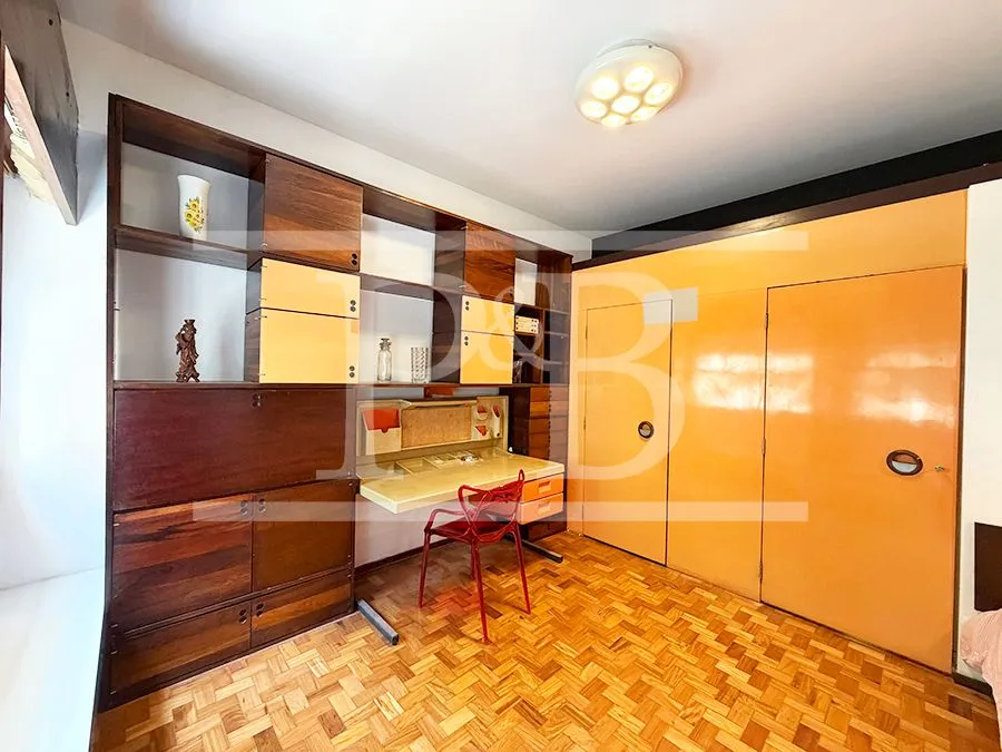 310 m² apartment with floor-to-ceiling windows and a bathtub — photo 35