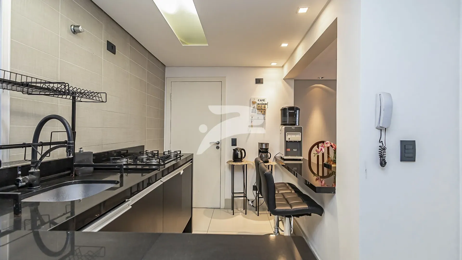 Furnished 3-bedroom apartment with 129 m² on the 7th floor — photo 2