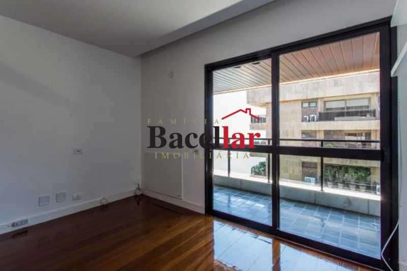 380 m² apartment with 4 en-suite bedrooms and 7 baths — photo 20