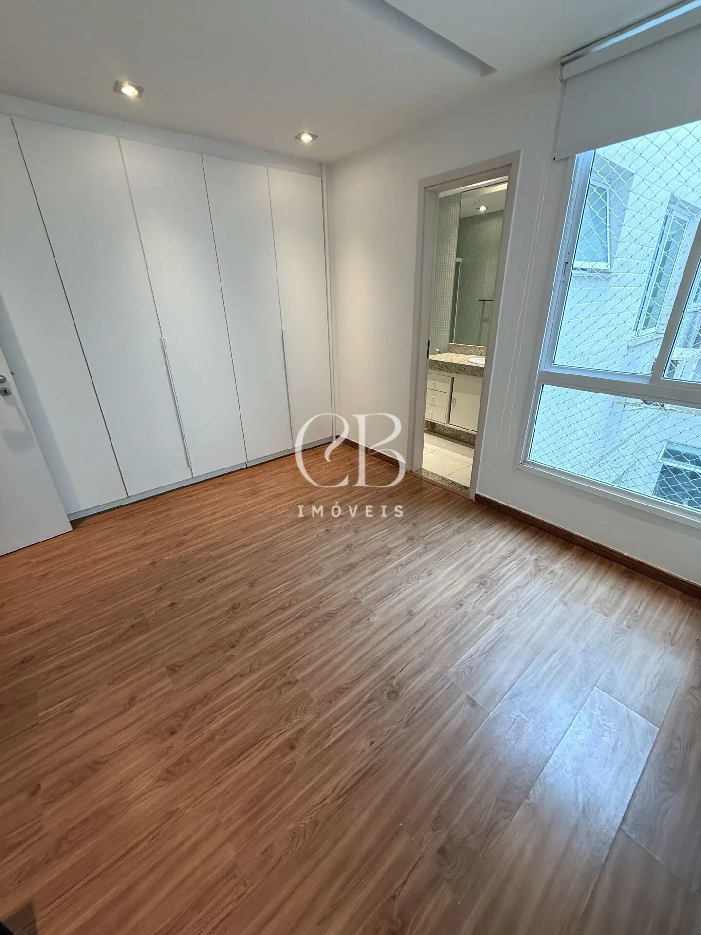 4-bedroom apartment with 5 bathrooms and 3 parking spaces — photo 13
