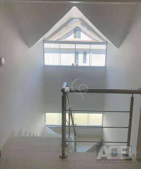 280 m² house with 5 bedrooms and an open-plan kitchen — photo 13