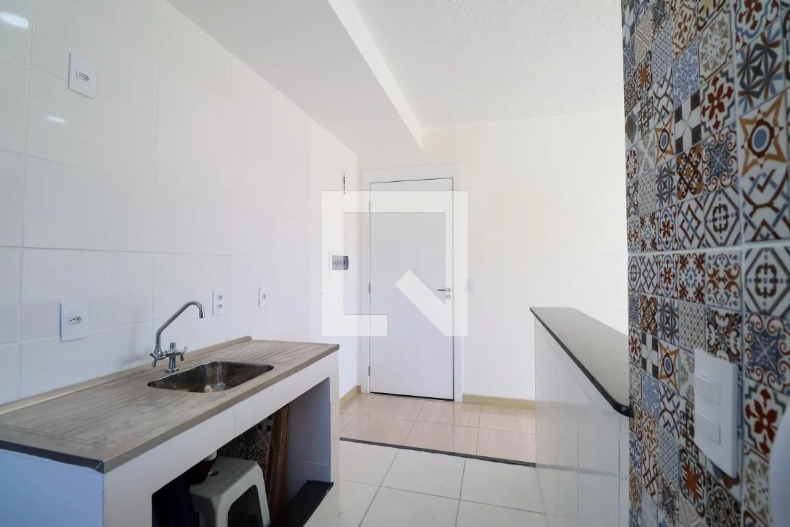 Apartamento sem mobília com 2 quartos e garagem — photo 29