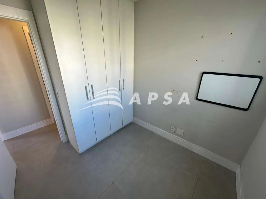 Apartamento de 3 quartos com cozinha americana e varanda — photo 26