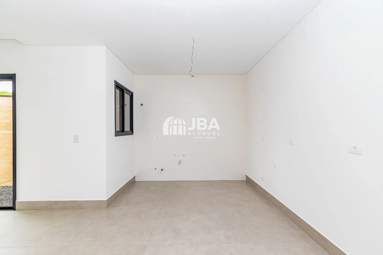 House with open-plan kitchen and 3 bedrooms plus suite — photo 2
