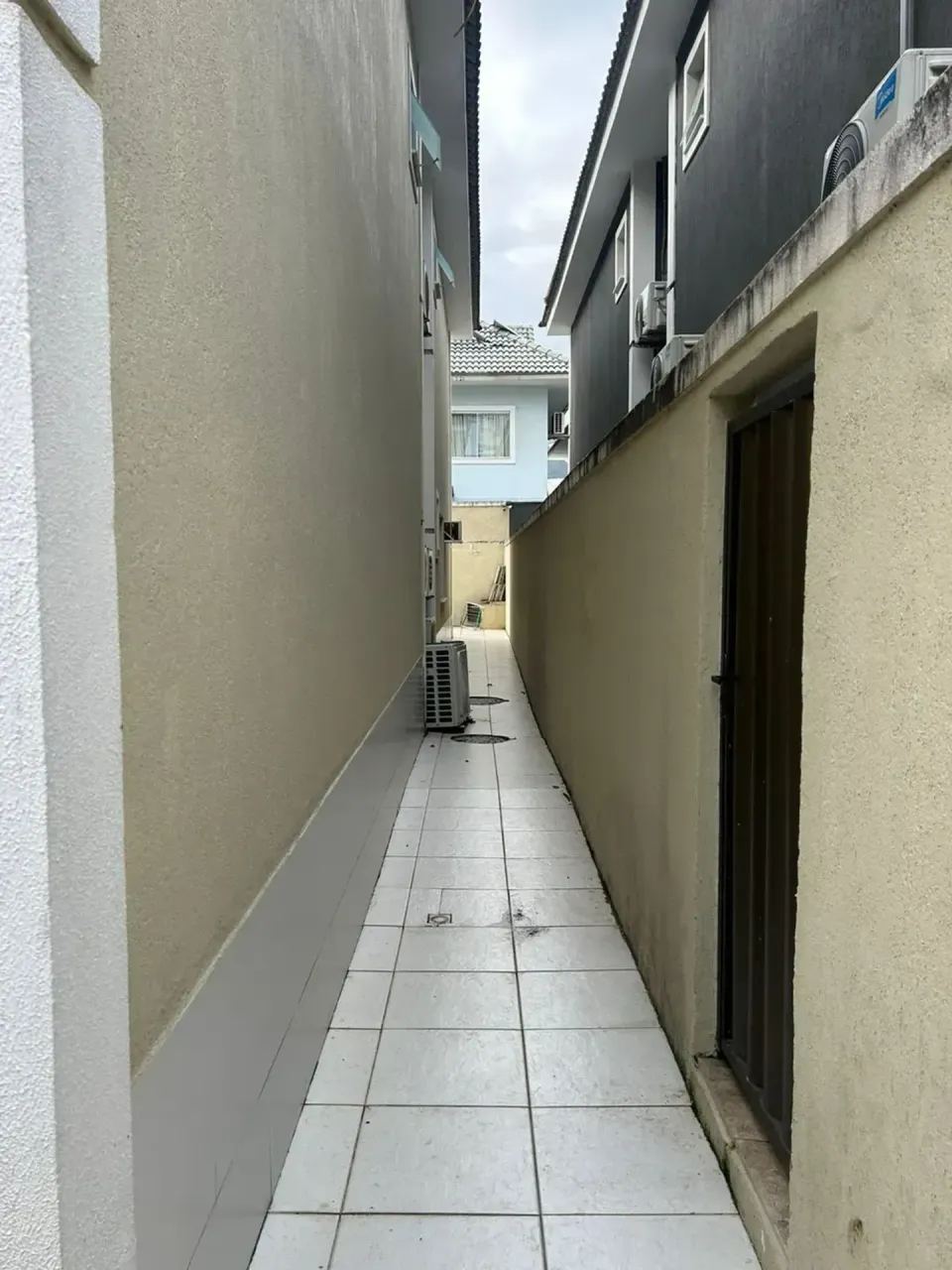 House with 5 bedrooms and 5 bathrooms — photo 10
