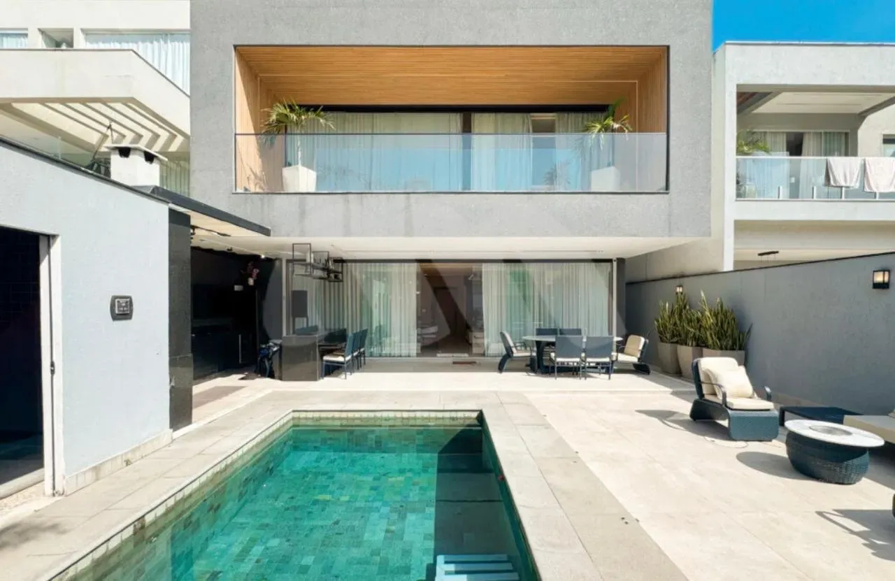 Furnished house with 4 en-suite bedrooms and a balcony grill — photo 8