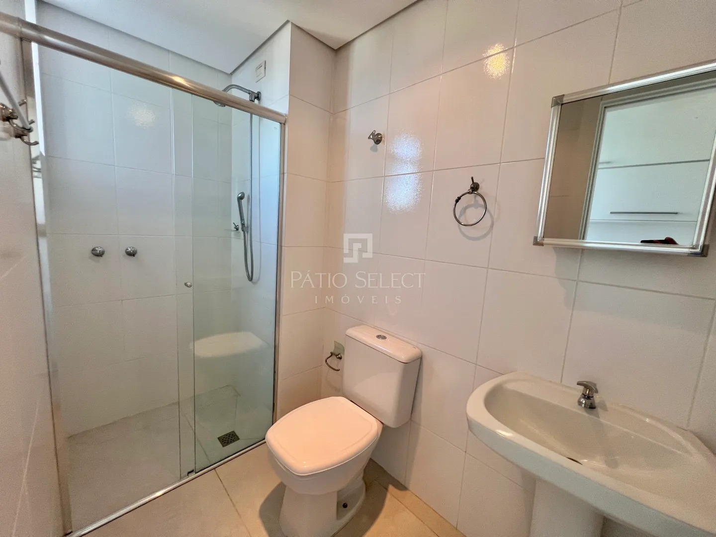 Гардеробная и 3 спальни: квартира 180 м² — photo 16