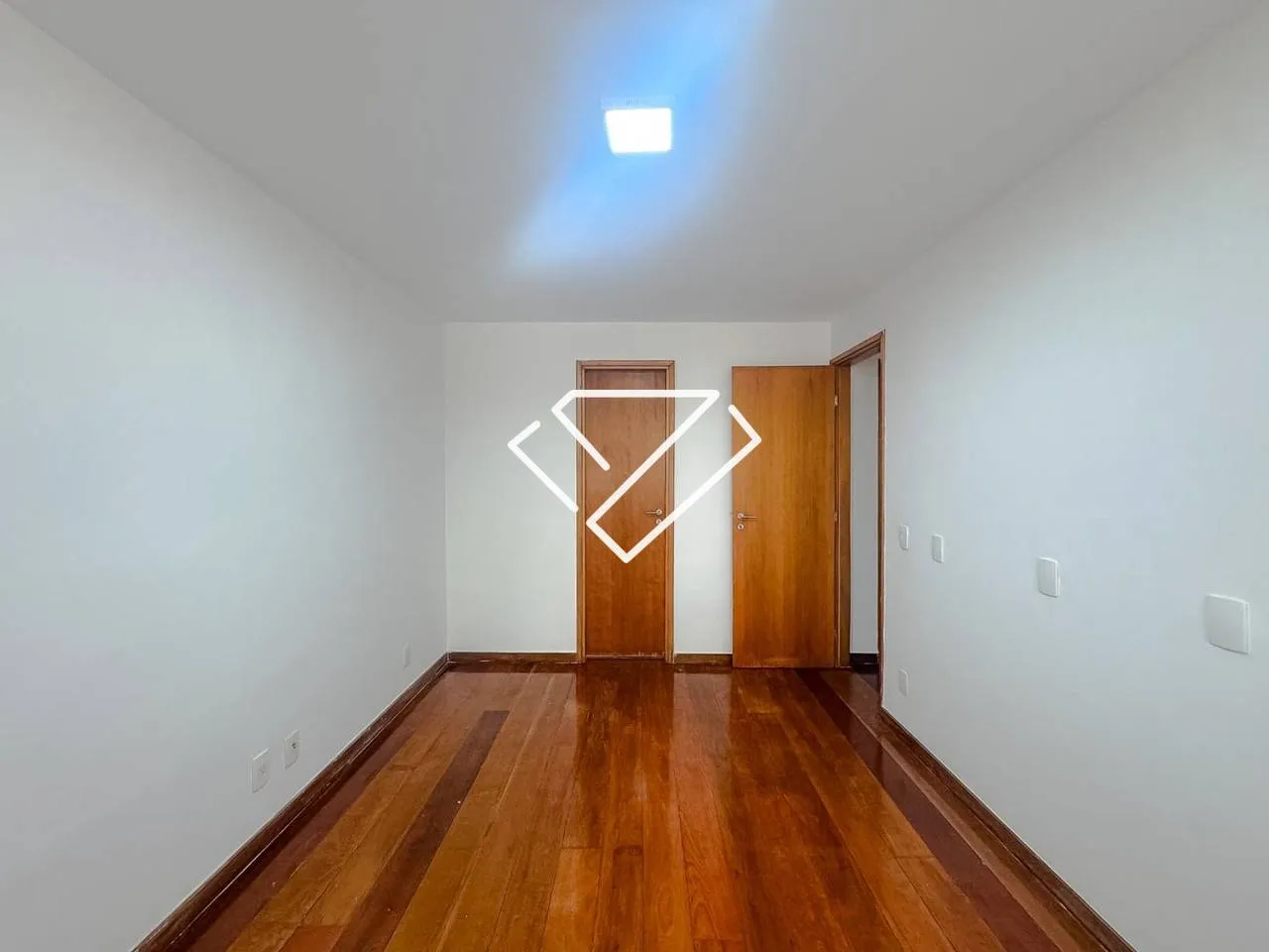 Ванна та 3 спальні: квартира 101 м² — photo 3