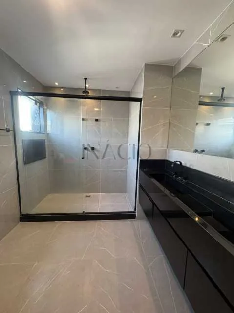 Casa com 5 quartos e 5 banheiros, cozinha planejada — photo 19